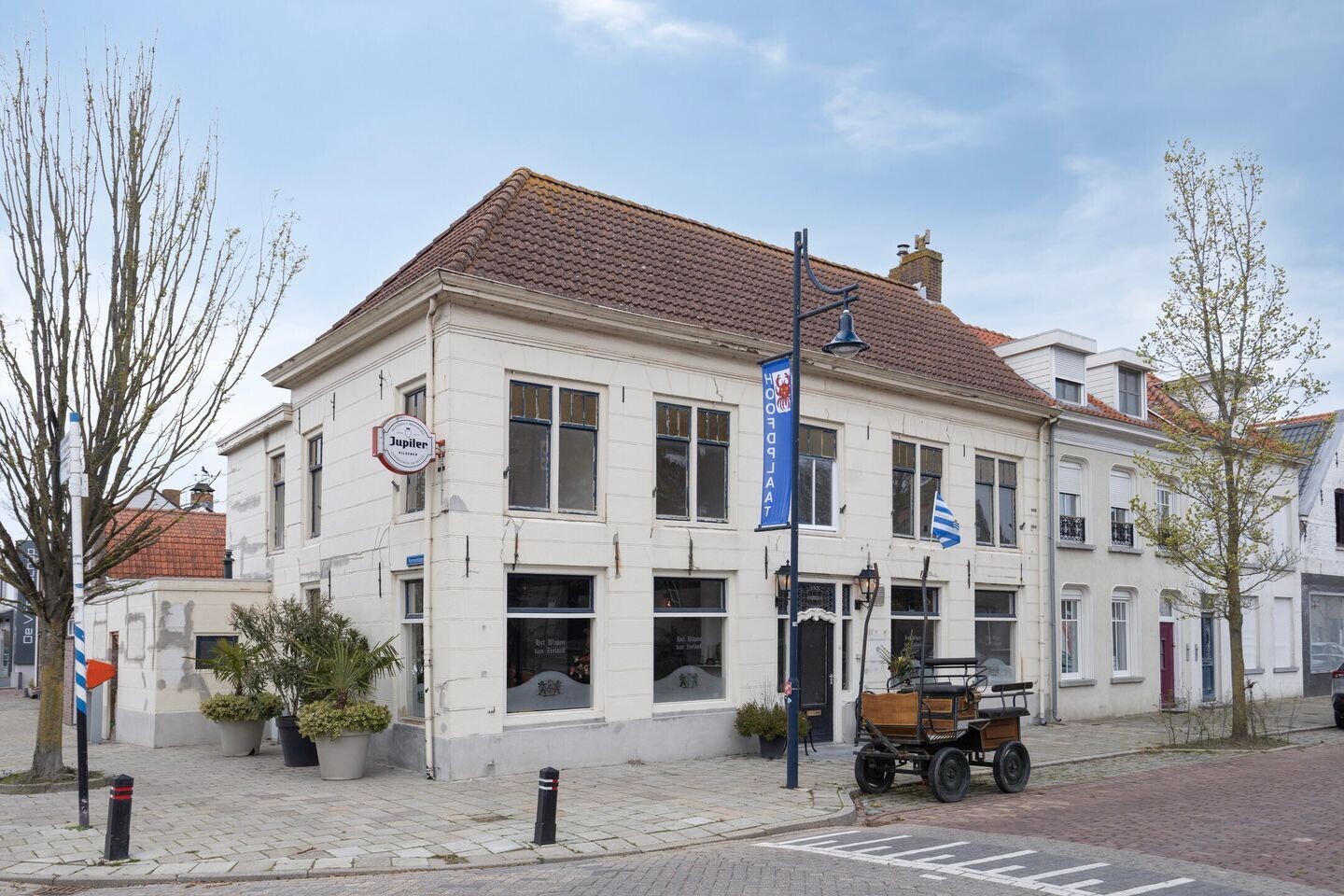 Tussenwoning te koop: Dorpsstraat 2, Hoofdplaat