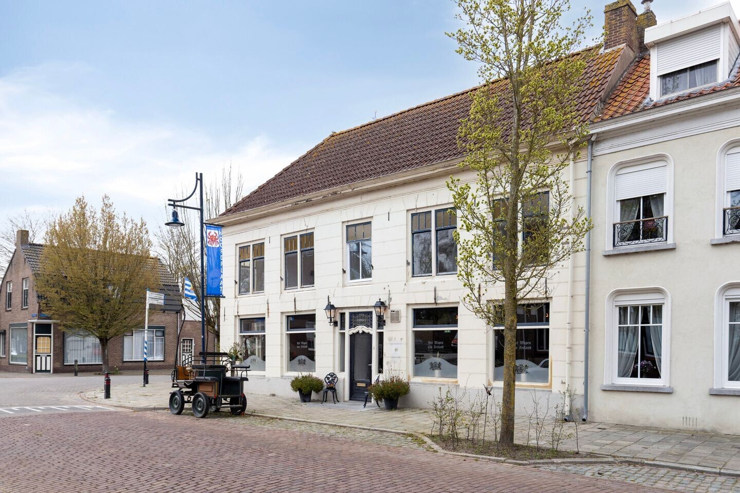 Tussenwoning te koop: Dorpsstraat 2, Hoofdplaat