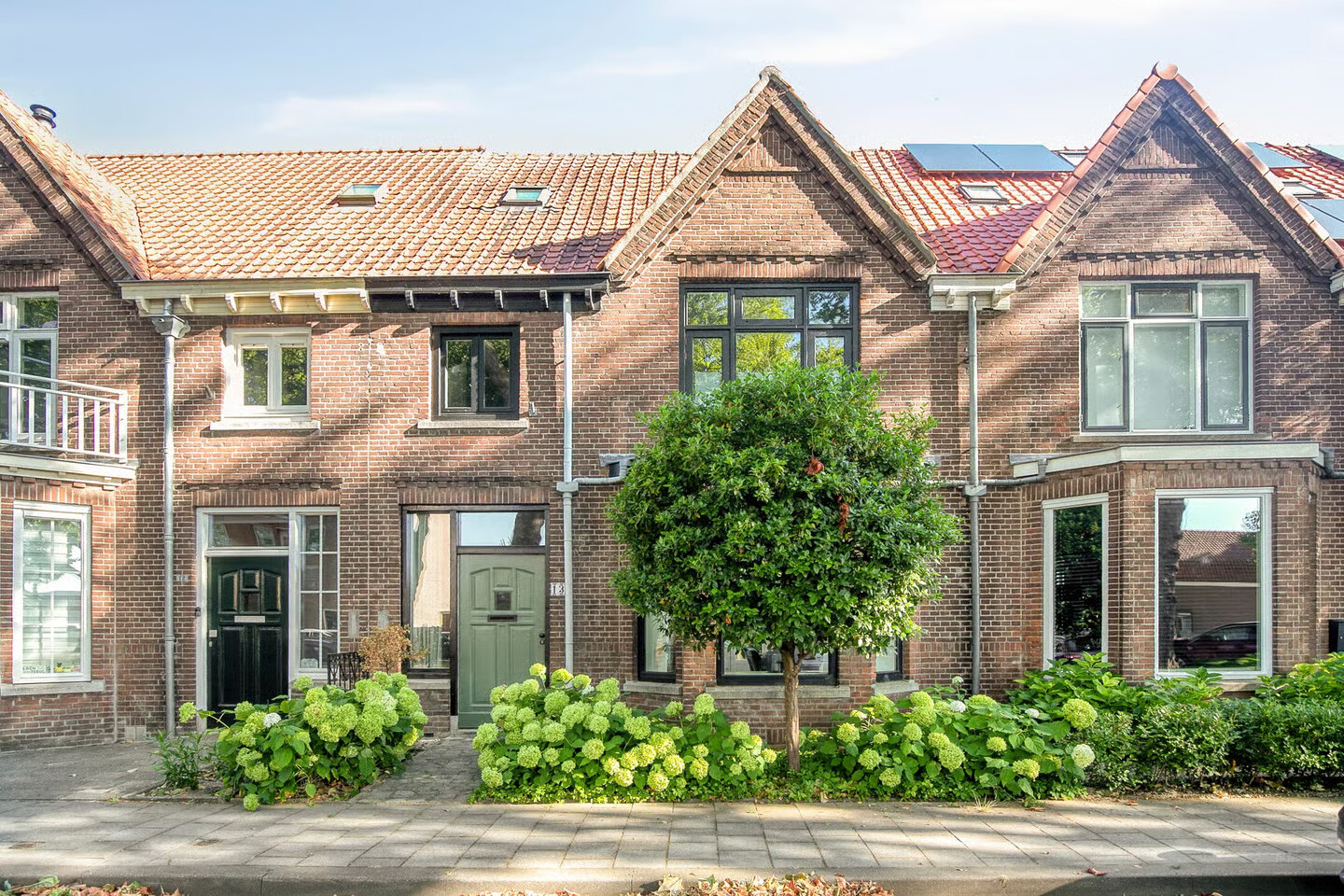 Tussenwoning te koop: van Steenbergenlaan 13, Terneuzen