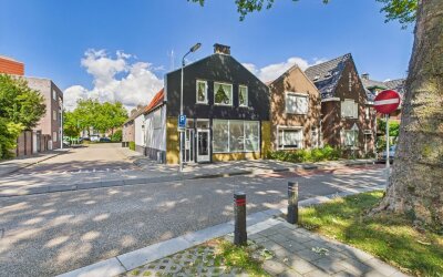 van Steenbergenlaan 2