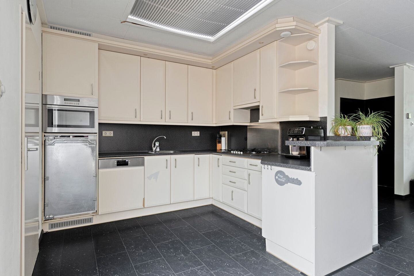 Tussenwoning te koop: Marijkestraat 12, Terneuzen