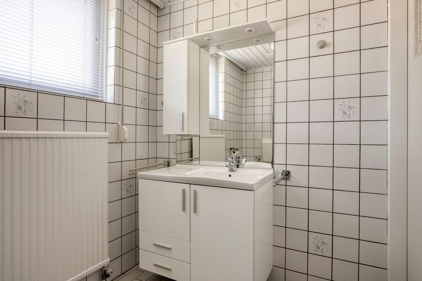 Tussenwoning te koop: van der Waalsstraat 48, Terneuzen