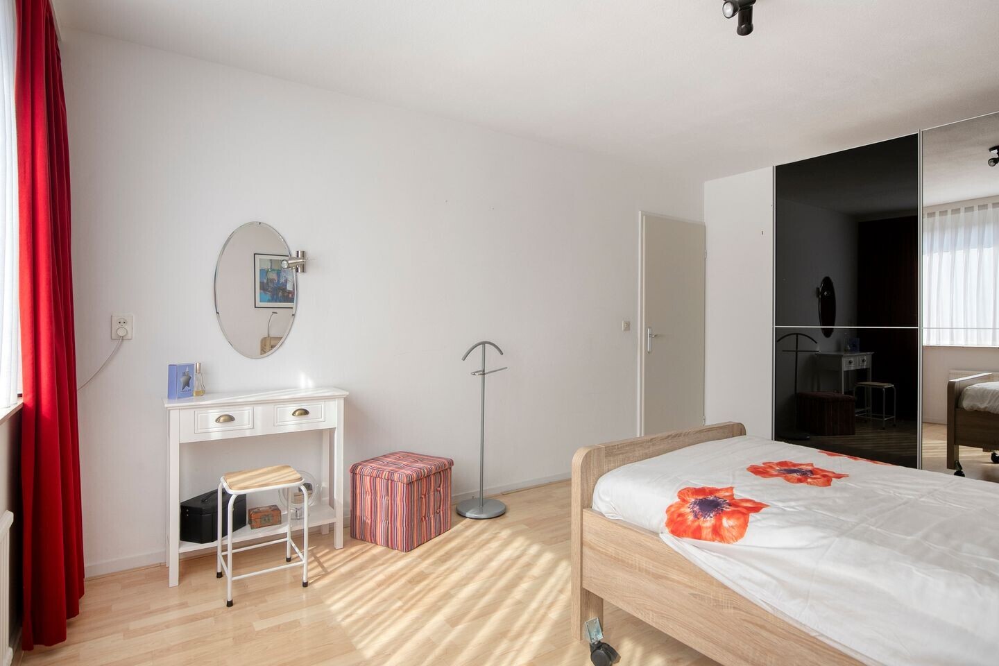 Tussenwoning te koop: van der Waalsstraat 48, Terneuzen