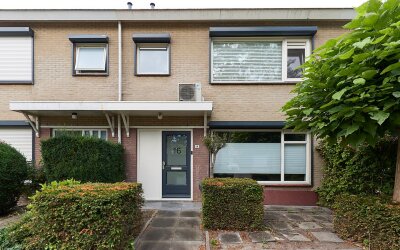 Madame Curiestraat 16