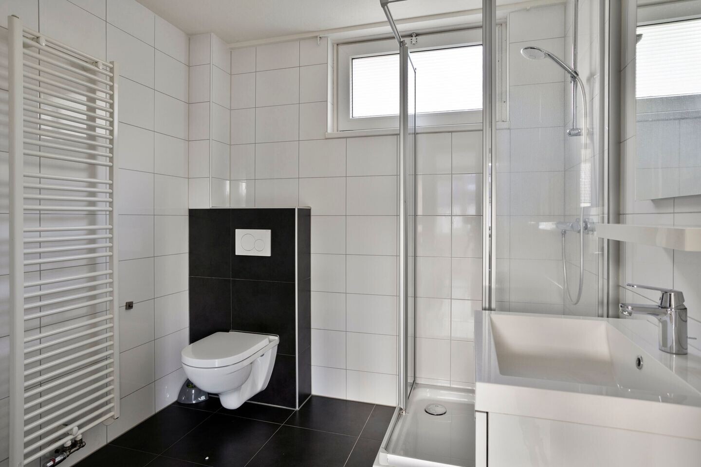 Tussenwoning te koop: Michiel de Ruijtersingel 46, Terneuzen