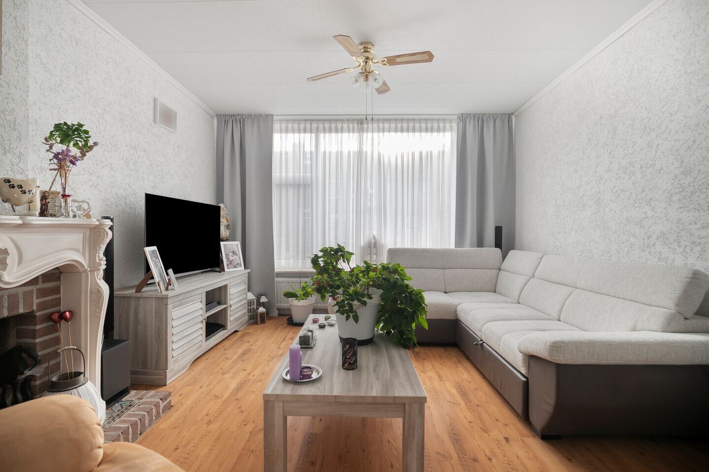Twee-onder-één-kap te koop: Spoorstraat 54, Sluiskil