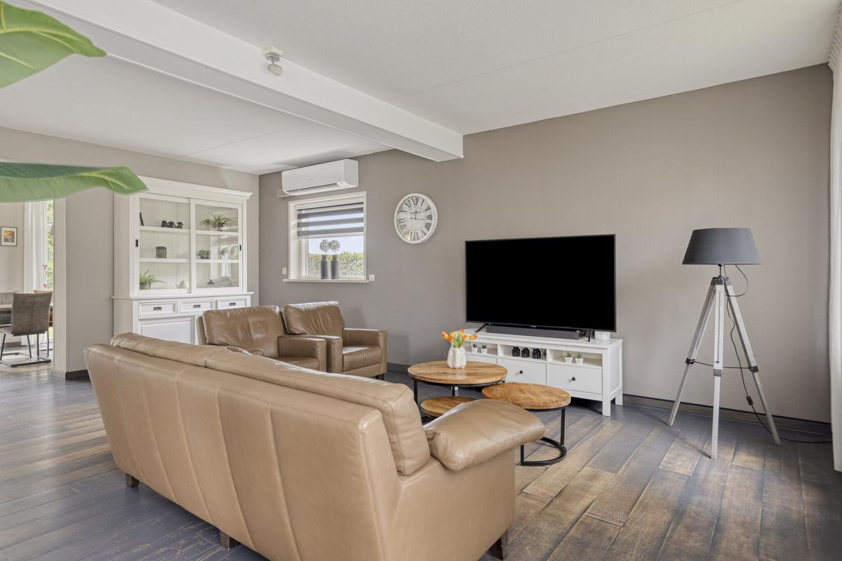 Hoekwoning te koop: ds. Raamshof 2, Hoek
