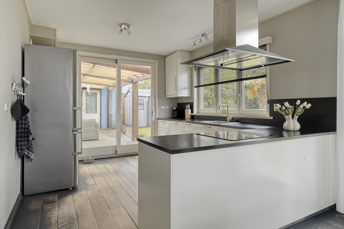 Hoekwoning te koop: ds. Raamshof 2, Hoek
