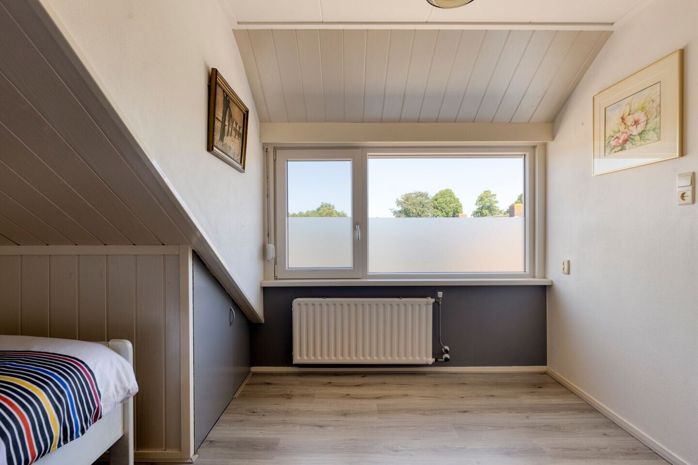 Tussenwoning te koop: Azaleastraat 11, Hoek
