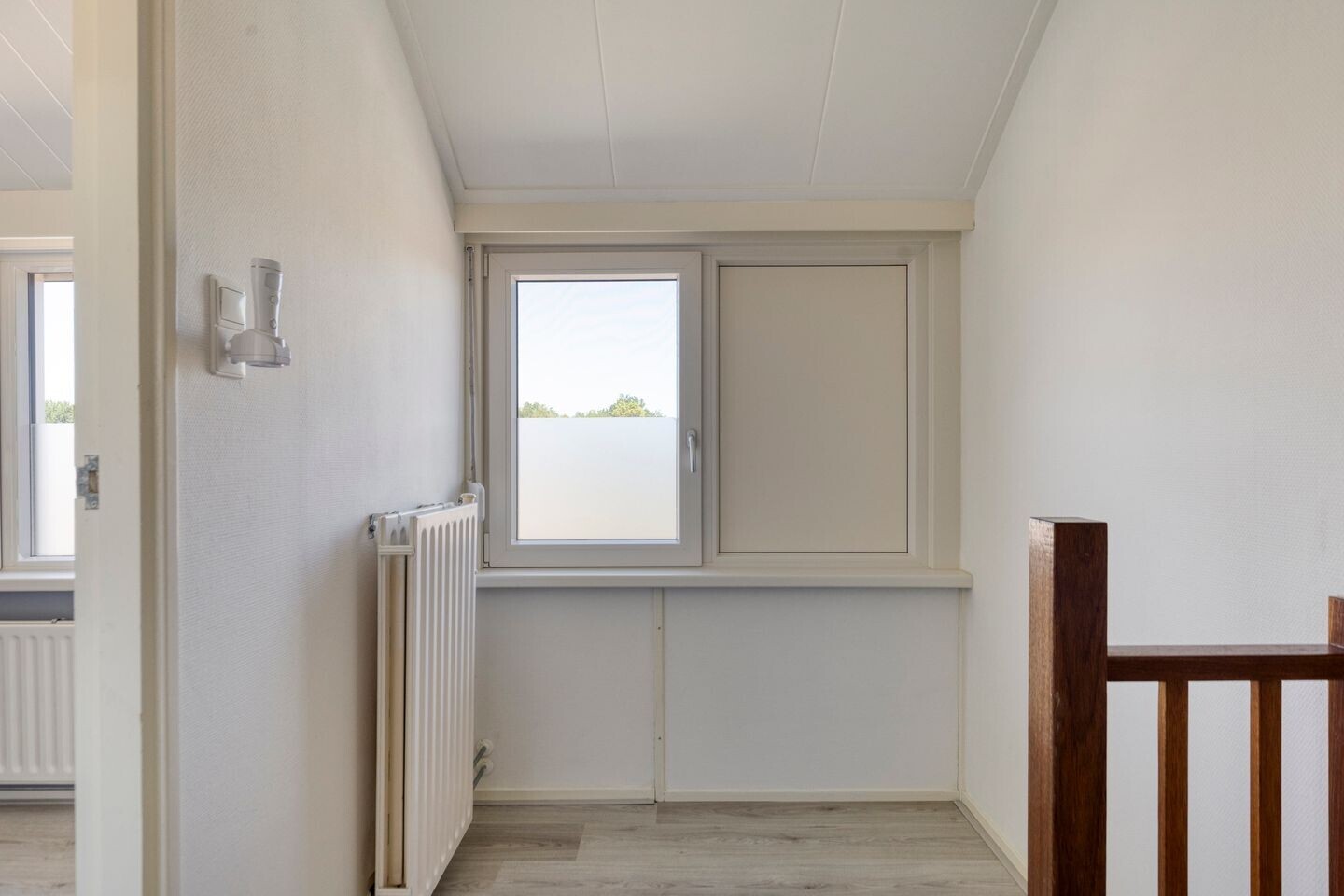 Tussenwoning te koop: Azaleastraat 11, Hoek