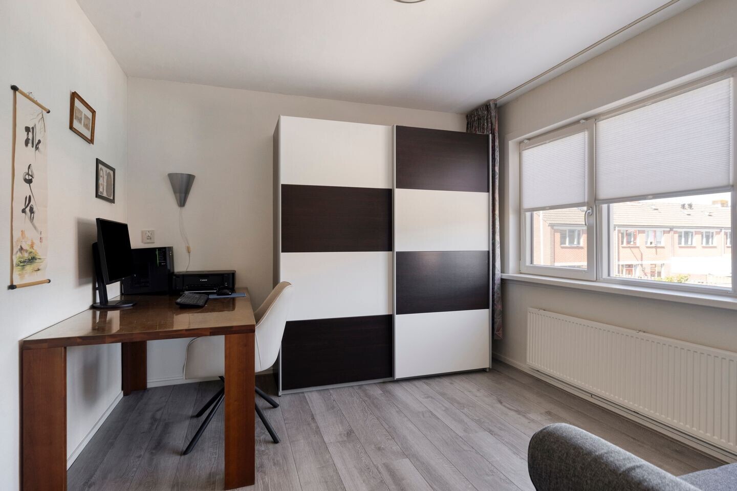 Tussenwoning te koop: Azaleastraat 11, Hoek