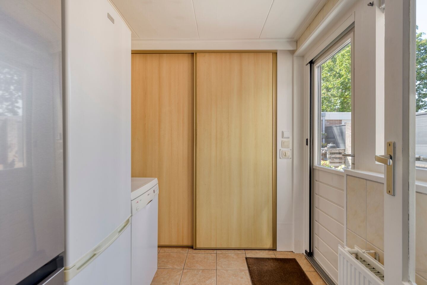 Tussenwoning te koop: Azaleastraat 11, Hoek