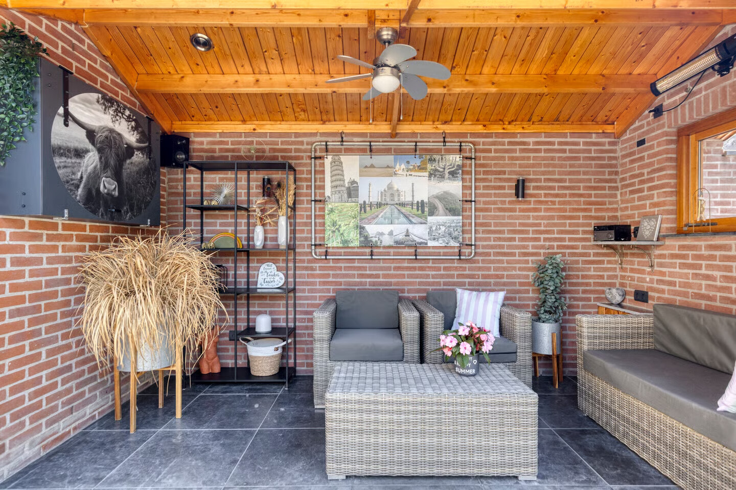 Tussenwoning te koop: Azaleastraat 11, Hoek