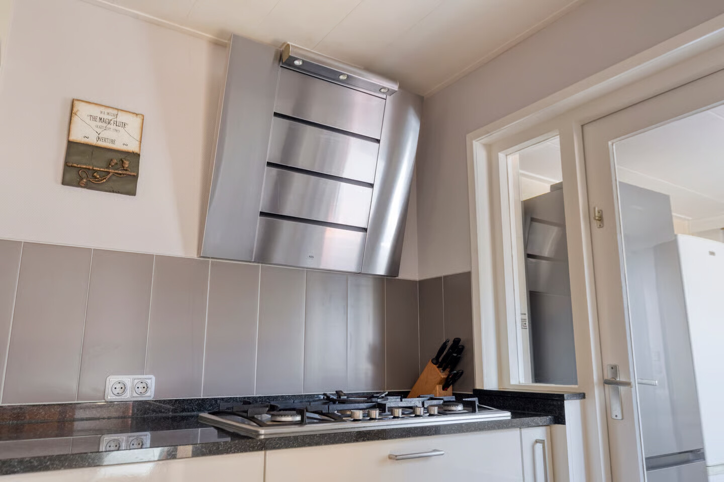Tussenwoning te koop: Azaleastraat 11, Hoek