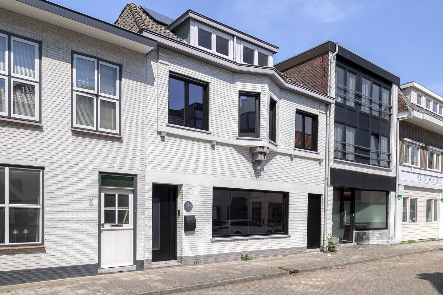 Tussenwoning te koop: Oostdam 4, Sas Van Gent
