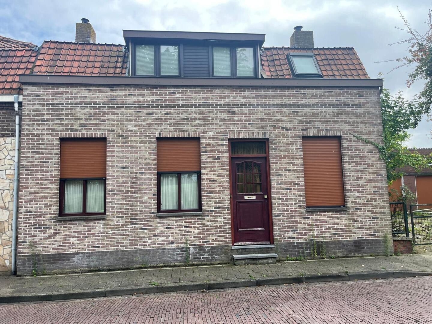 Tussenwoning te koop: Westdam 1, Sas Van Gent