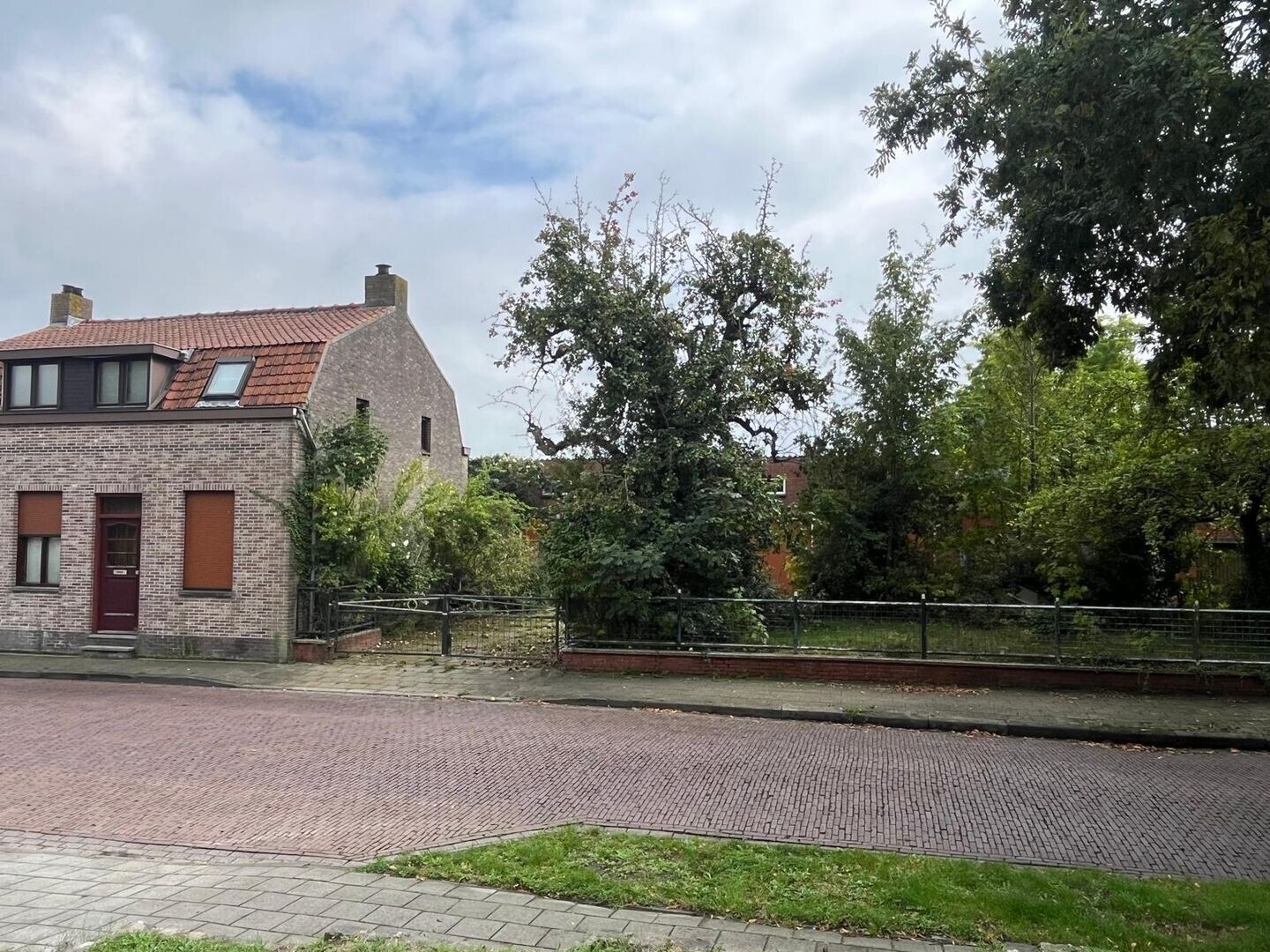 Tussenwoning te koop: Westdam 1, Sas Van Gent