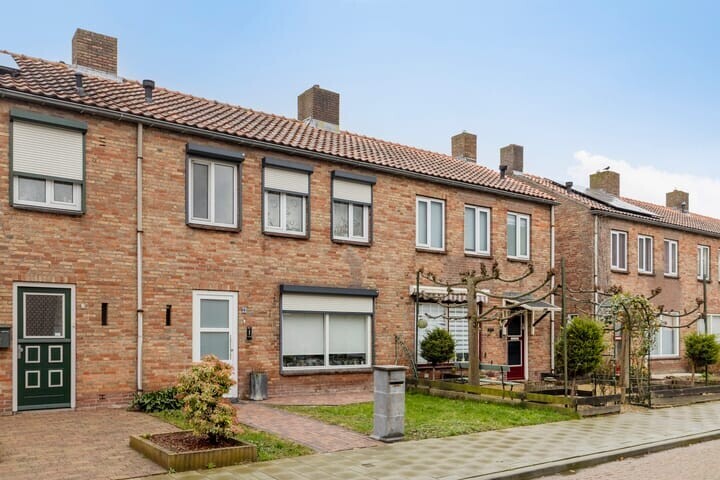 Tussenwoning te koop: Coehoornstraat 12, Sas Van Gent