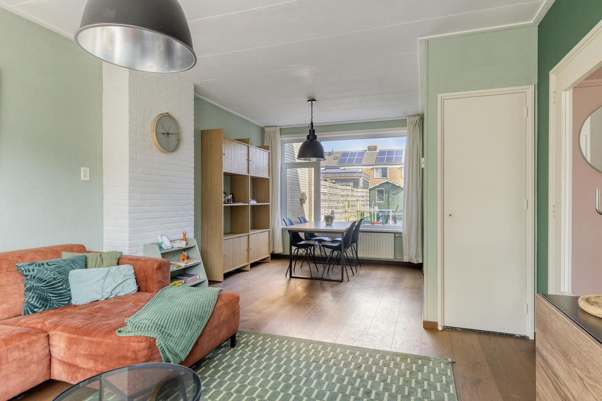 Tussenwoning te koop: Sportparklaan 6, Philippine