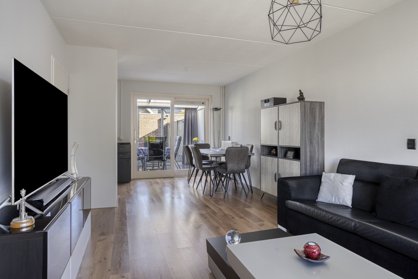 Tussenwoning te koop: Bellinistraat 14, Hulst