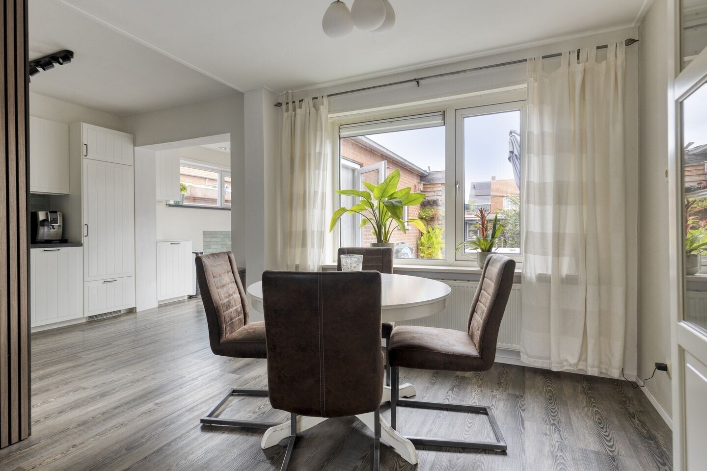 Twee-onder-één-kap te koop: Beatrixstraat 5, Clinge