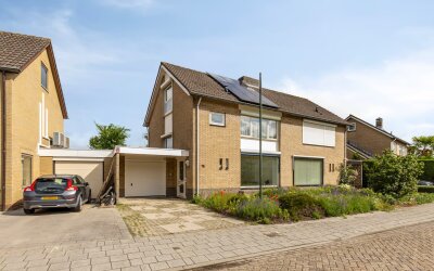 van Middelhovenstraat 75