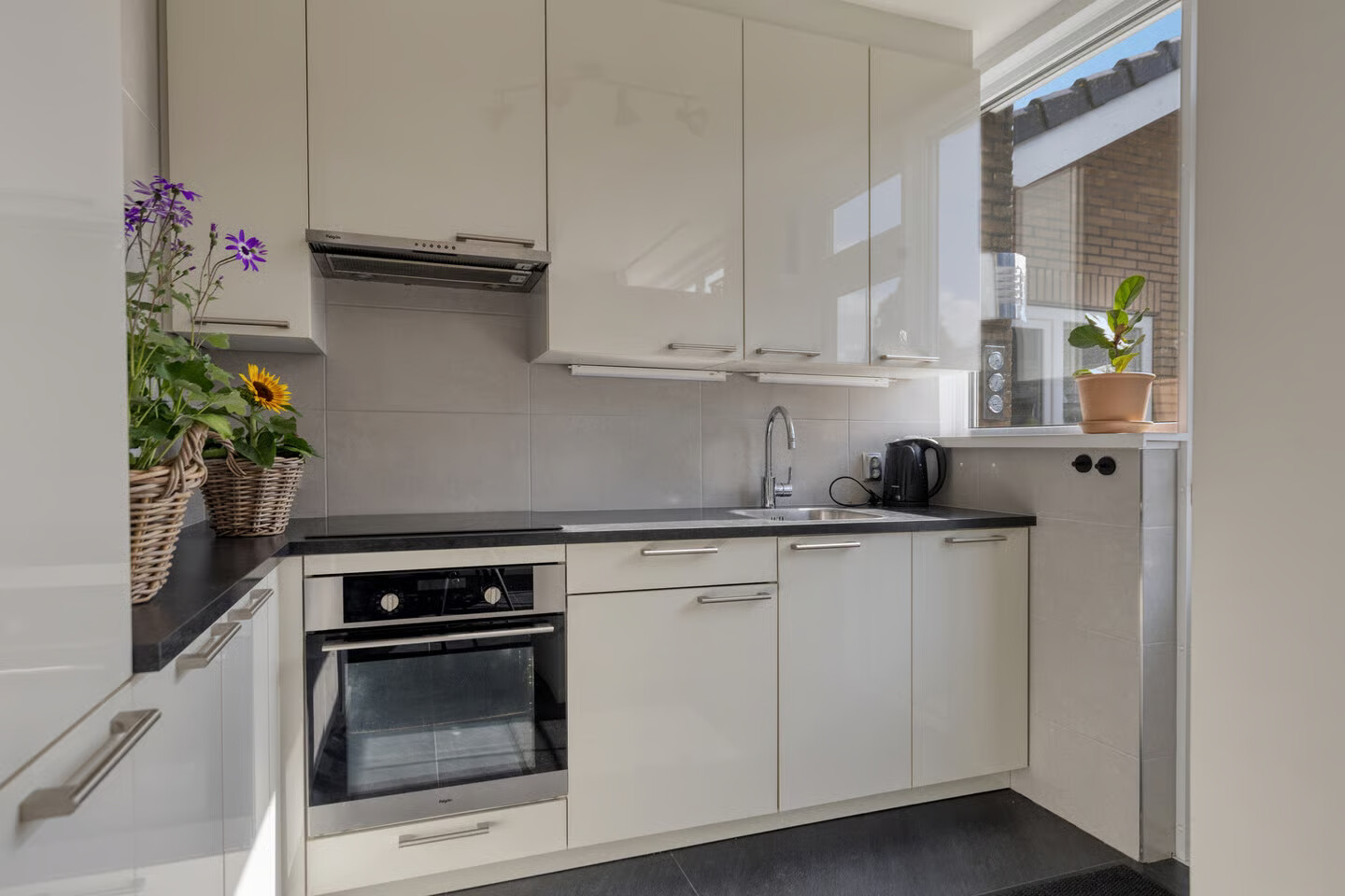Hoekwoning te koop: Westsingel 80, Axel