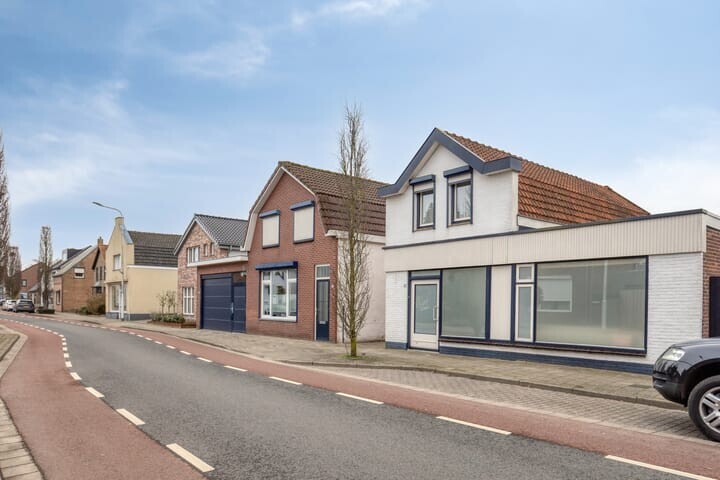 Twee-onder-één-kap te koop: Nieuwstraat 87, Koewacht