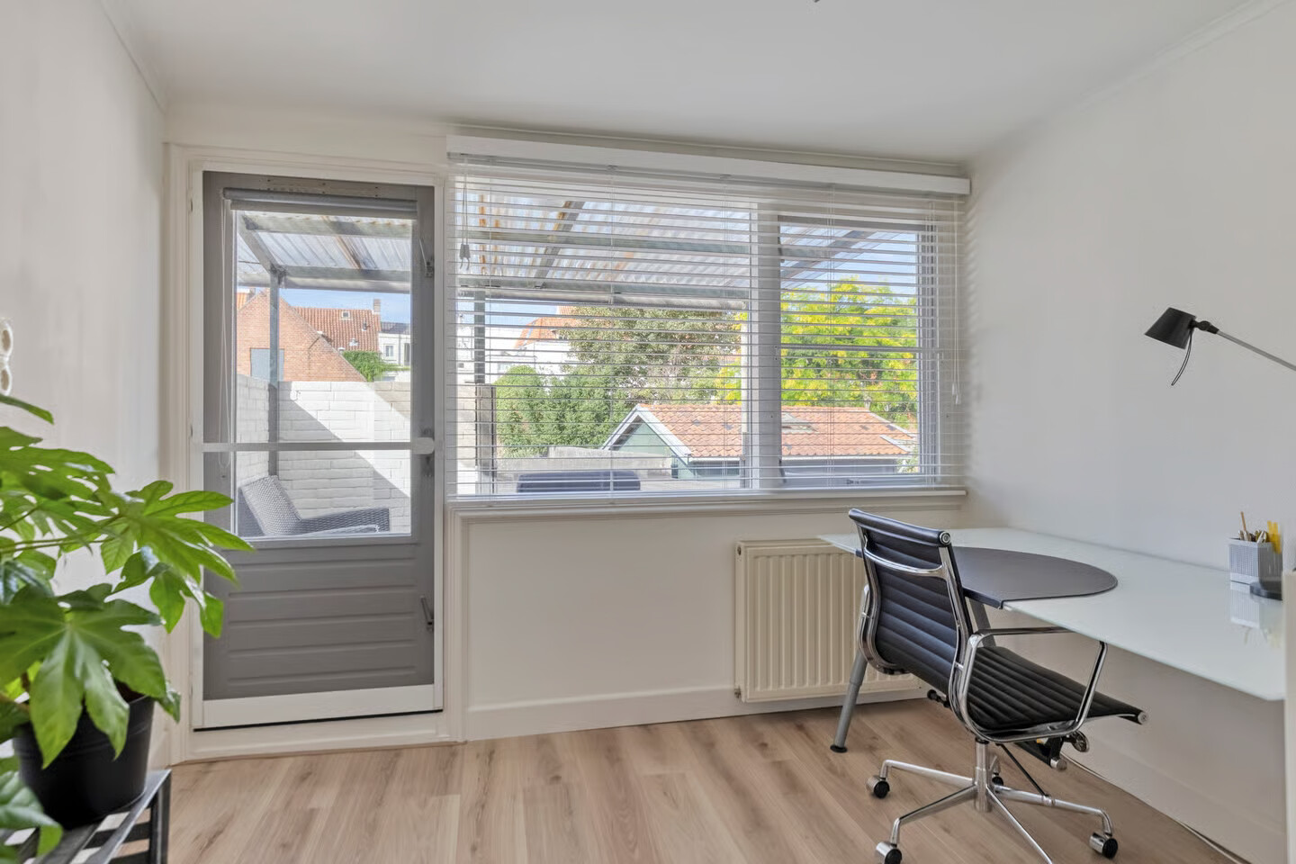 Tussenwoning te koop: Pastoor Lancrietstraat 15, Bergen Op Zoom