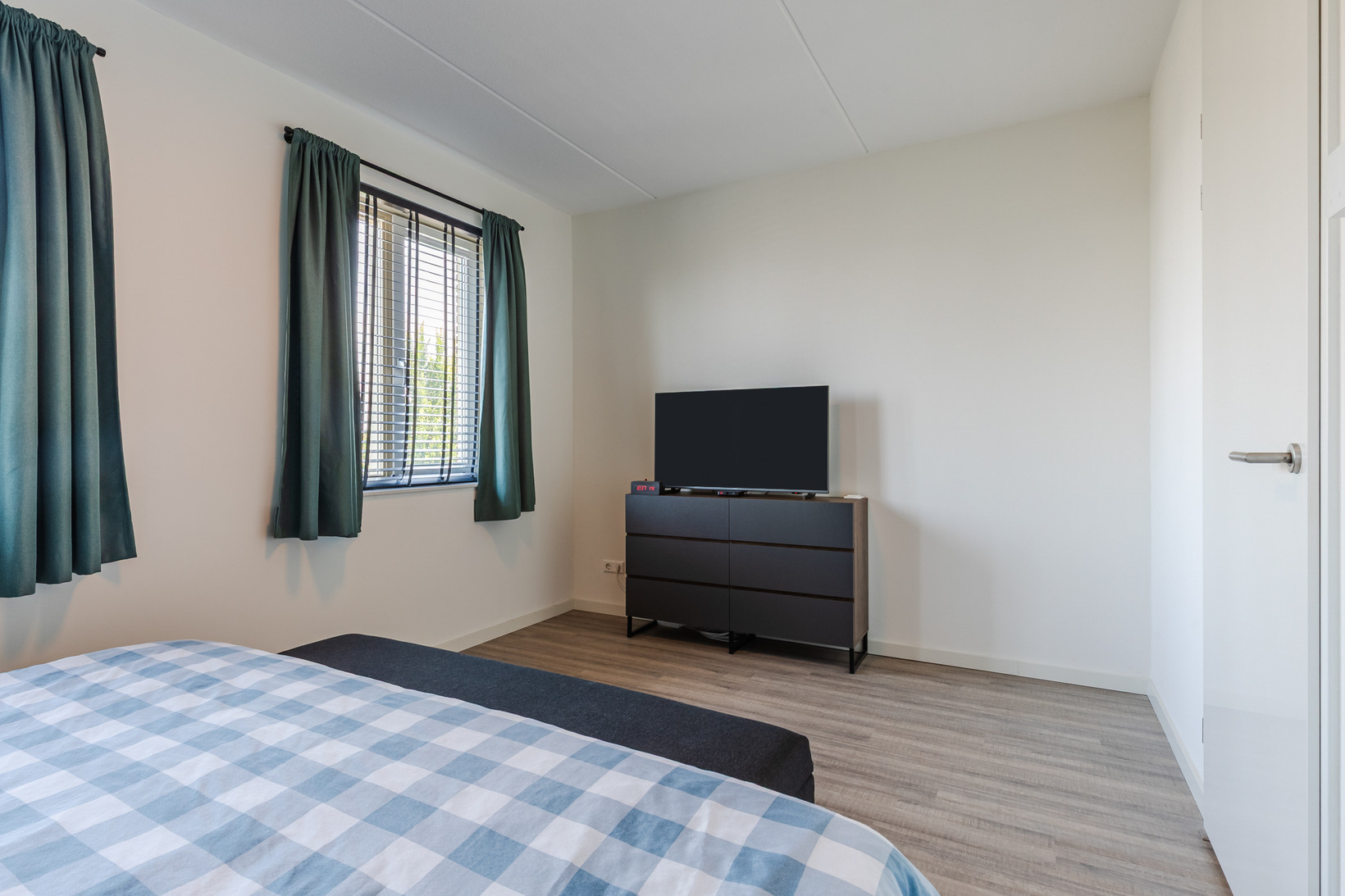 Tussenwoning te koop: Colognekaai 68, Bergen Op Zoom