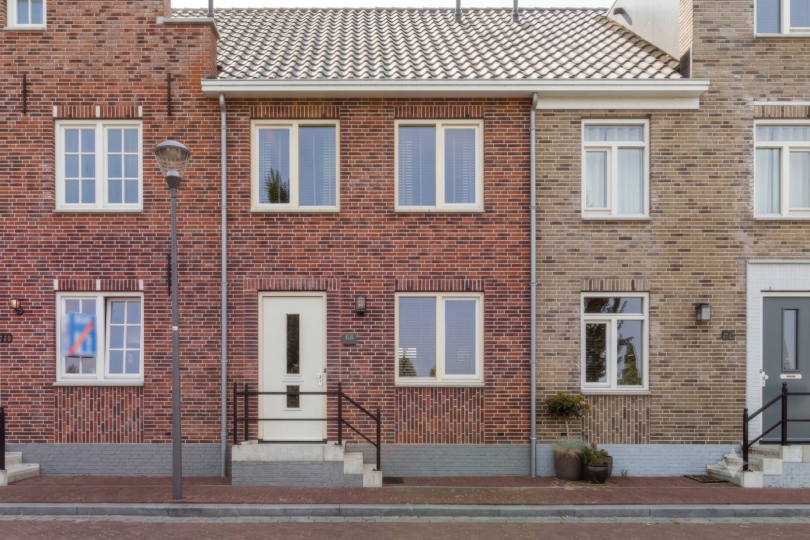 Tussenwoning te koop: Colognekaai 68, Bergen Op Zoom