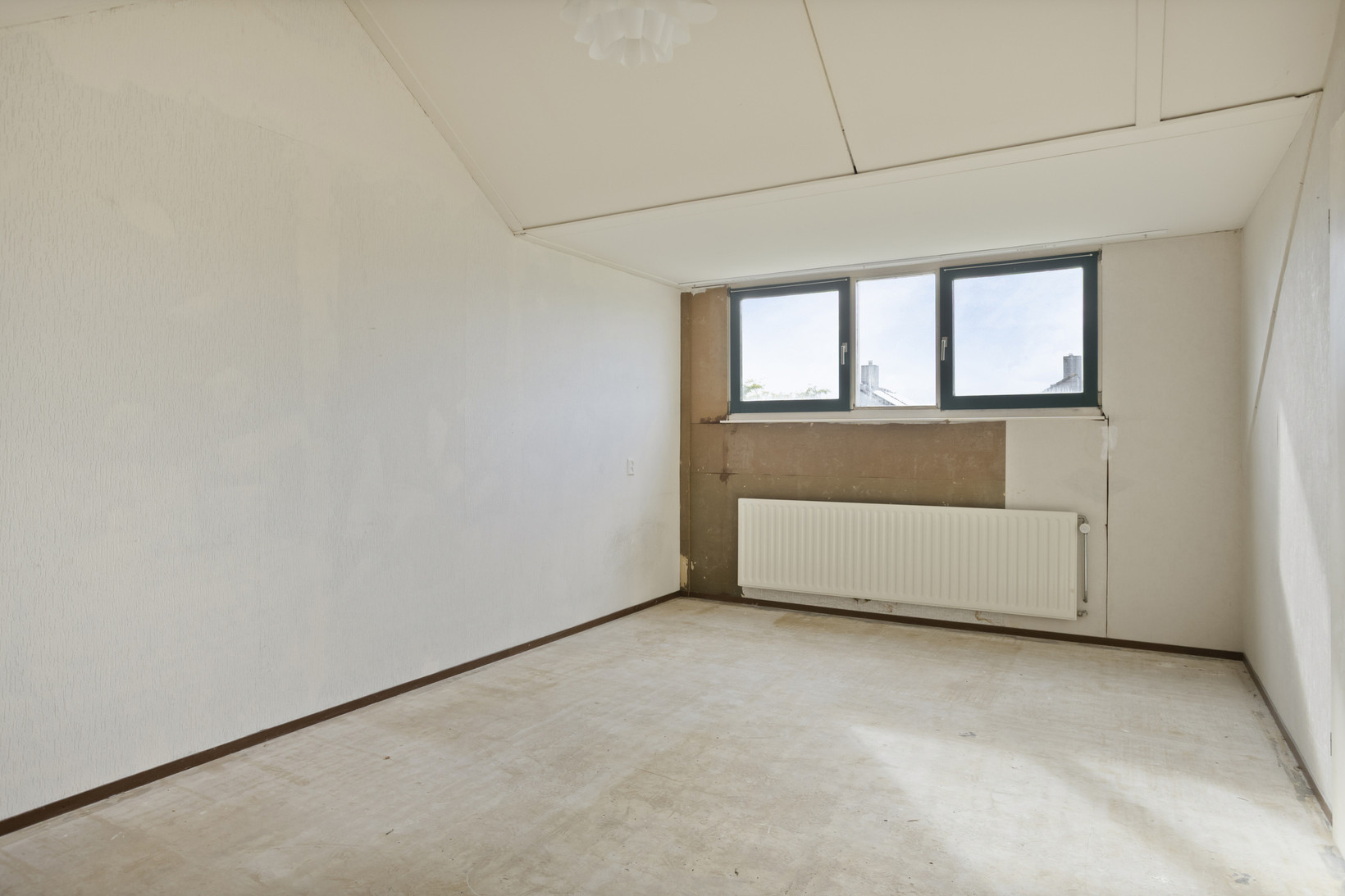 Tussenwoning te koop: Zwartewaal 47, Bergen Op Zoom