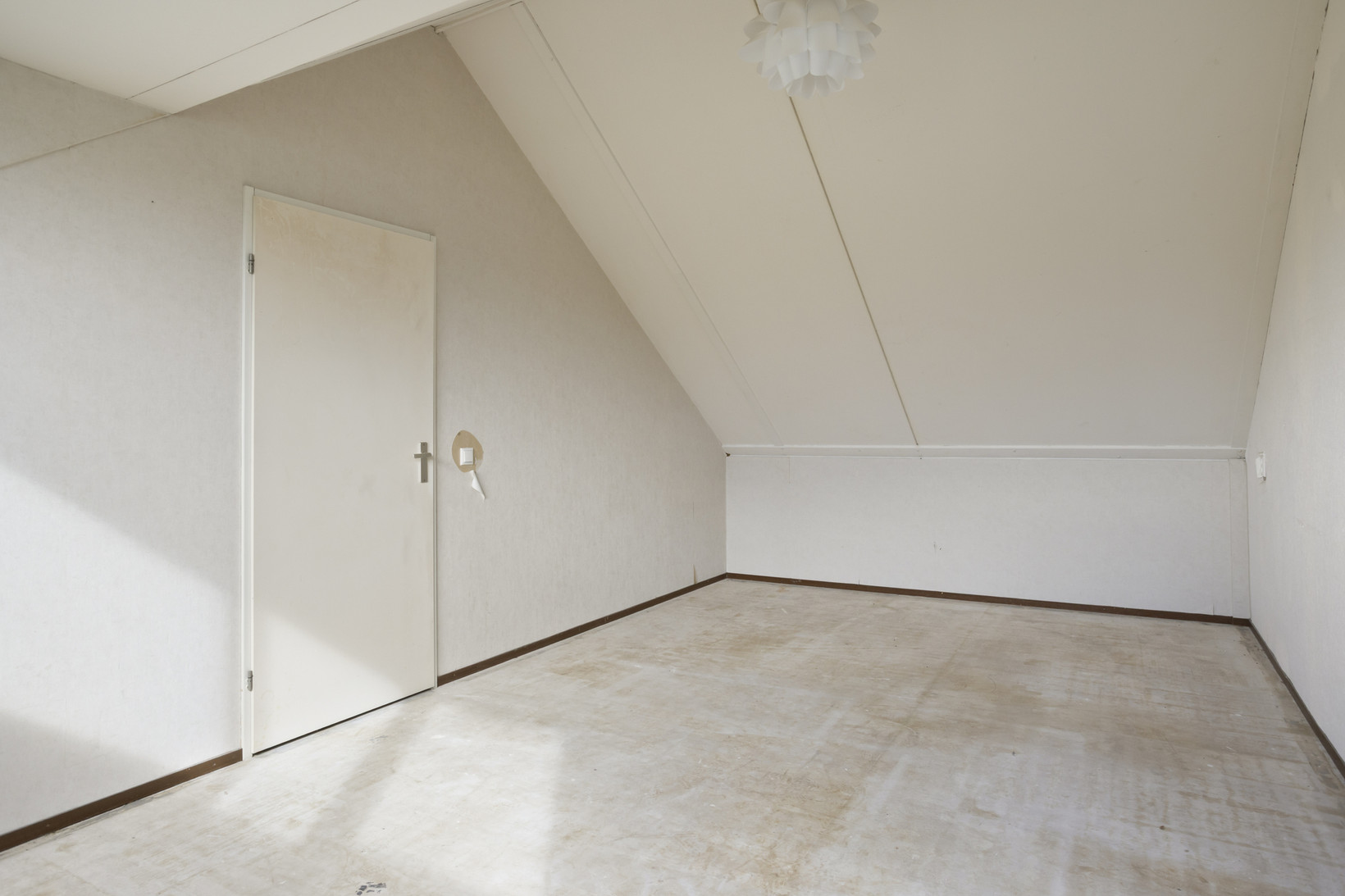 Tussenwoning te koop: Zwartewaal 47, Bergen Op Zoom