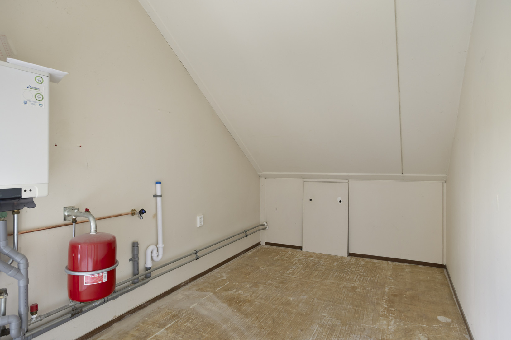 Tussenwoning te koop: Zwartewaal 47, Bergen Op Zoom
