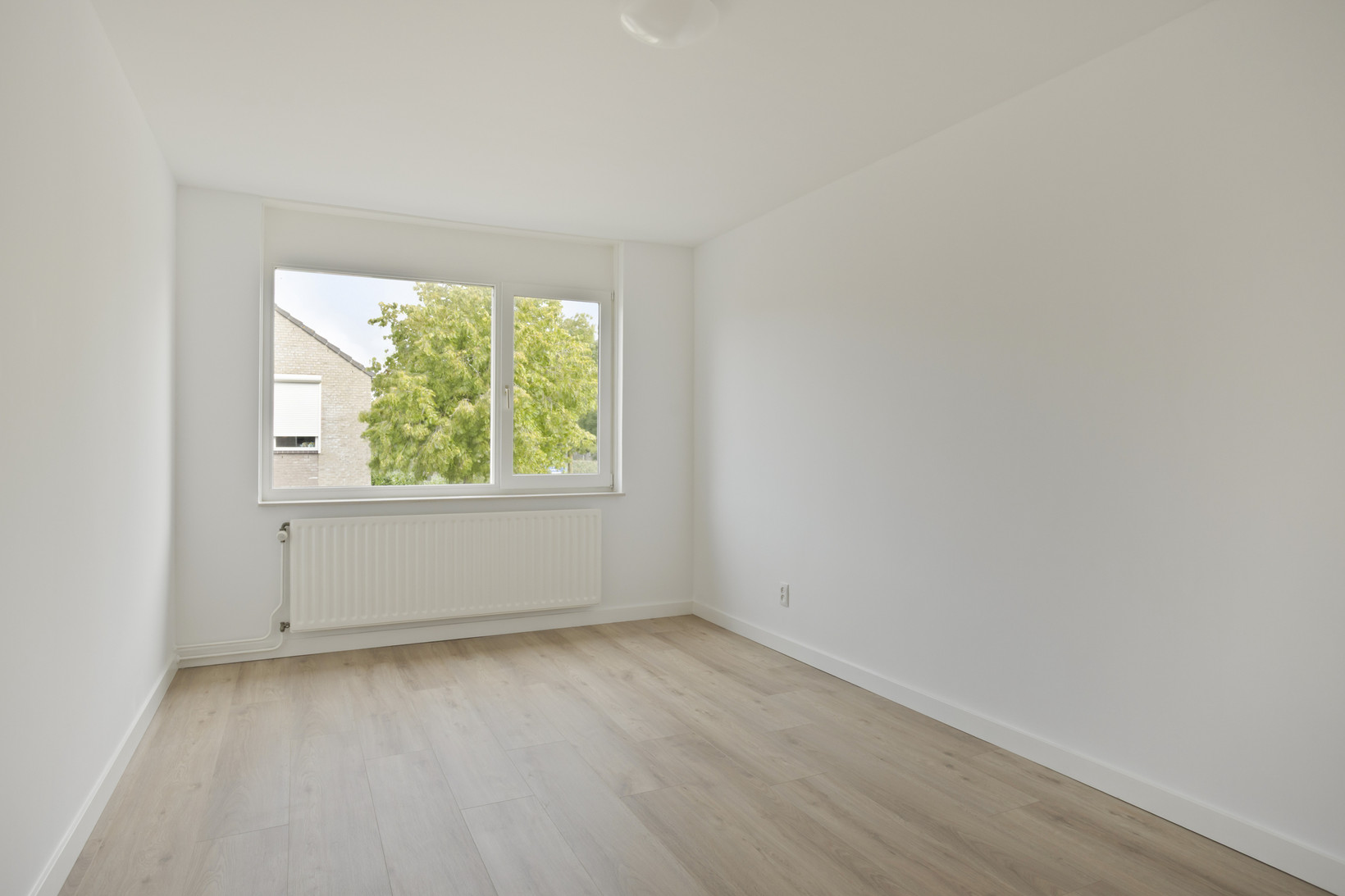 Tussenwoning te koop: Zwartewaal 47, Bergen Op Zoom
