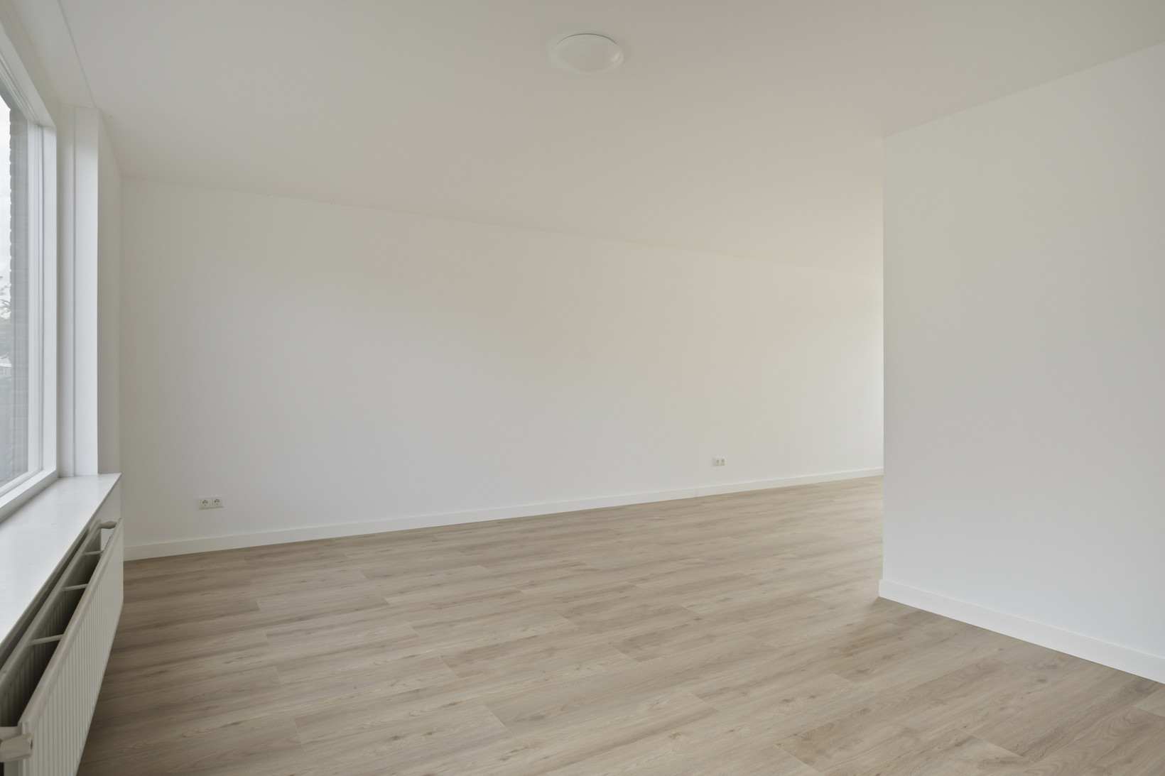 Tussenwoning te koop: Zwartewaal 47, Bergen Op Zoom