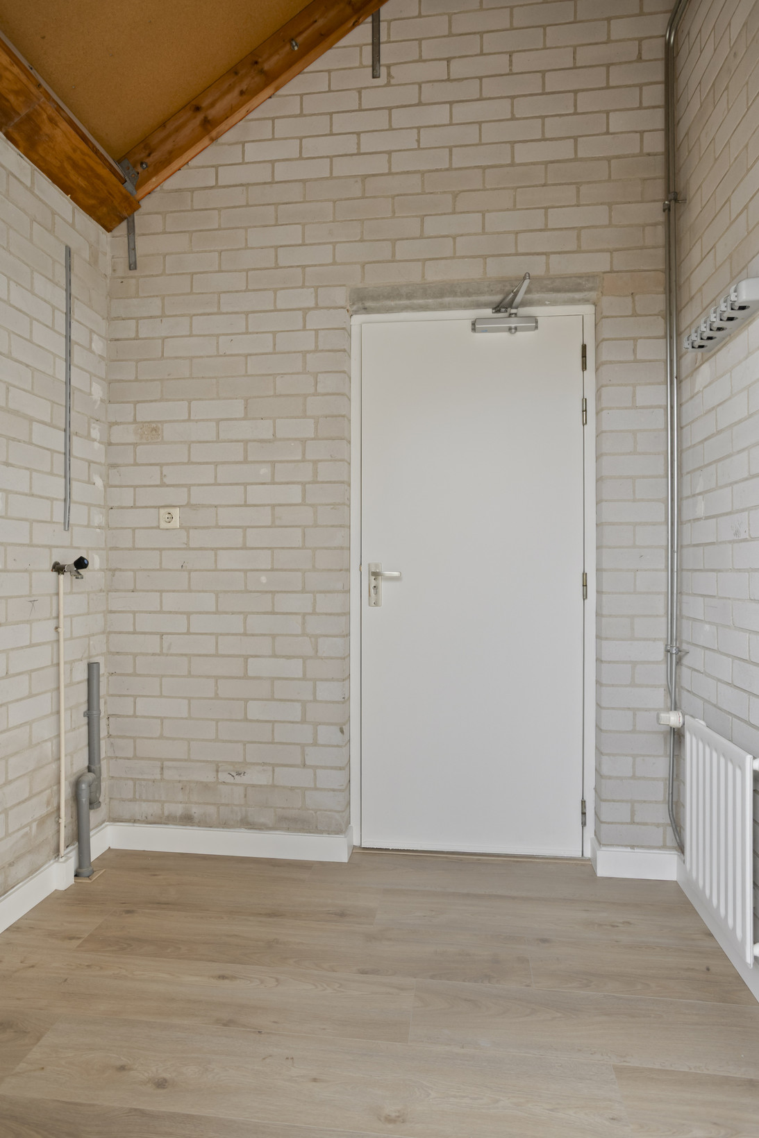 Tussenwoning te koop: Zwartewaal 47, Bergen Op Zoom
