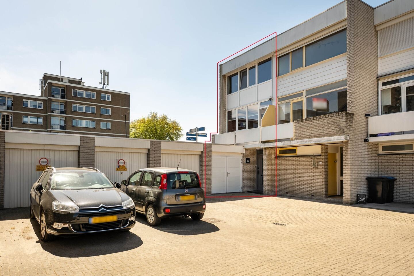 Tussenwoning te koop: Klimopstraat 16, Bergen Op Zoom