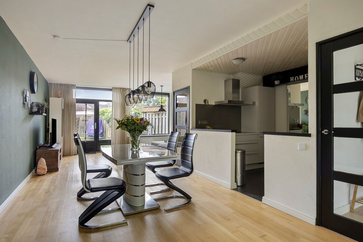 Tussenwoning te koop: Kruidhof 21, Bergen Op Zoom
