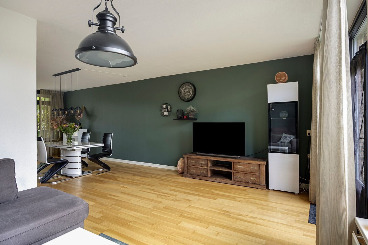 Tussenwoning te koop: Kruidhof 21, Bergen Op Zoom
