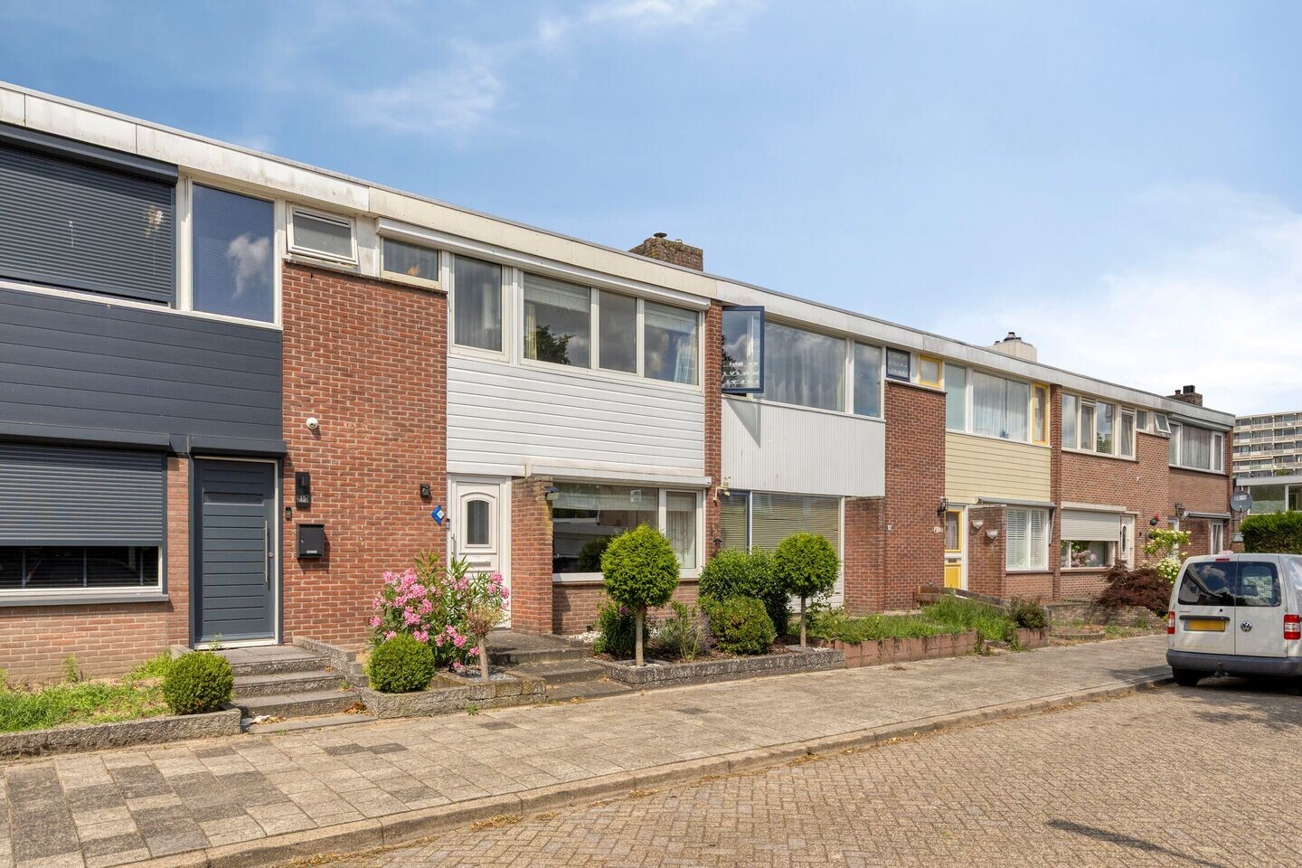 Tussenwoning te koop: Titanlaan 10, Bergen Op Zoom
