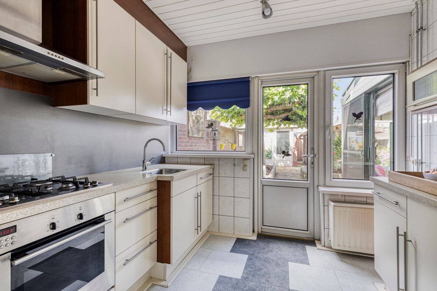 Tussenwoning te koop: Titanlaan 10, Bergen Op Zoom