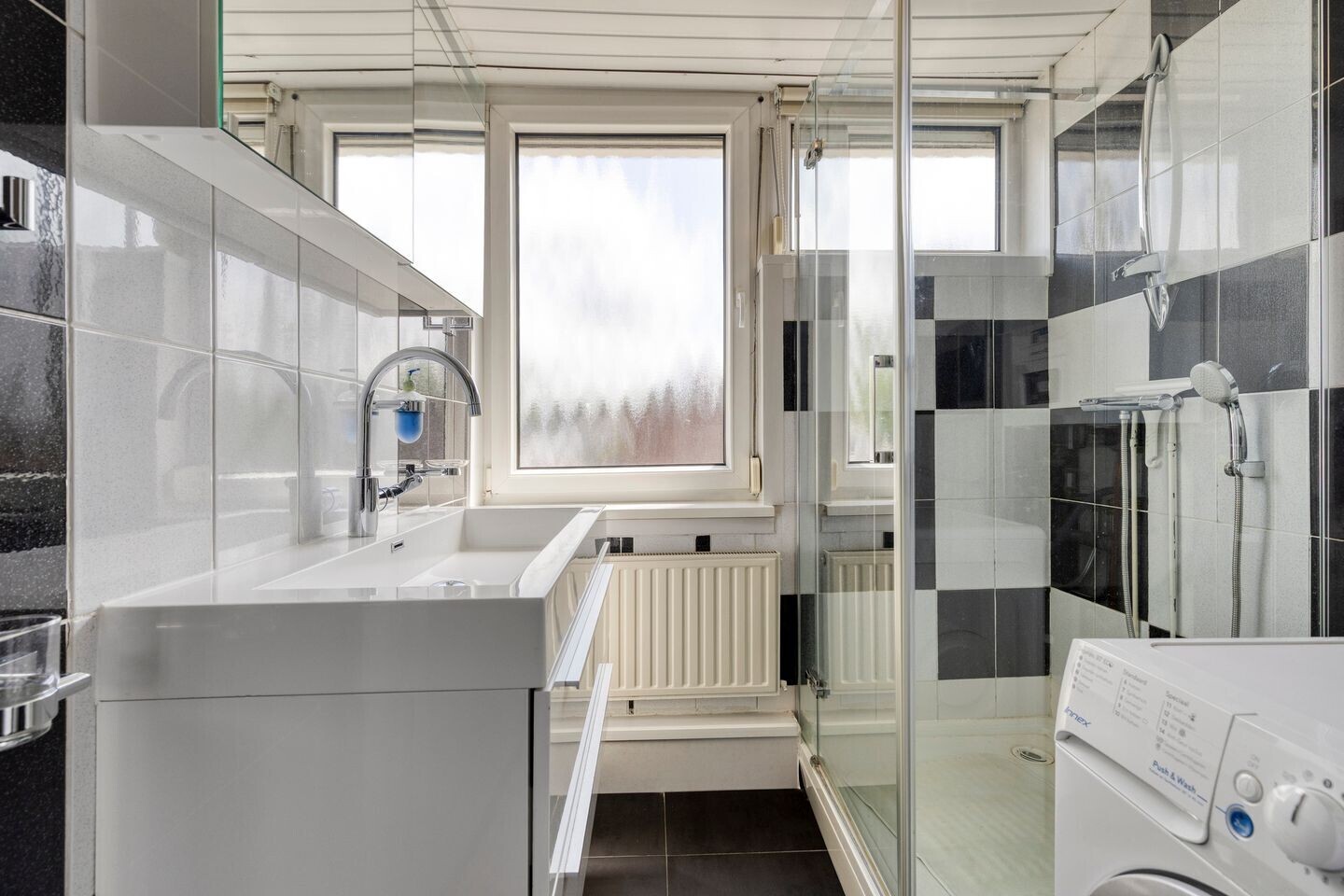Tussenwoning te koop: Titanlaan 10, Bergen Op Zoom