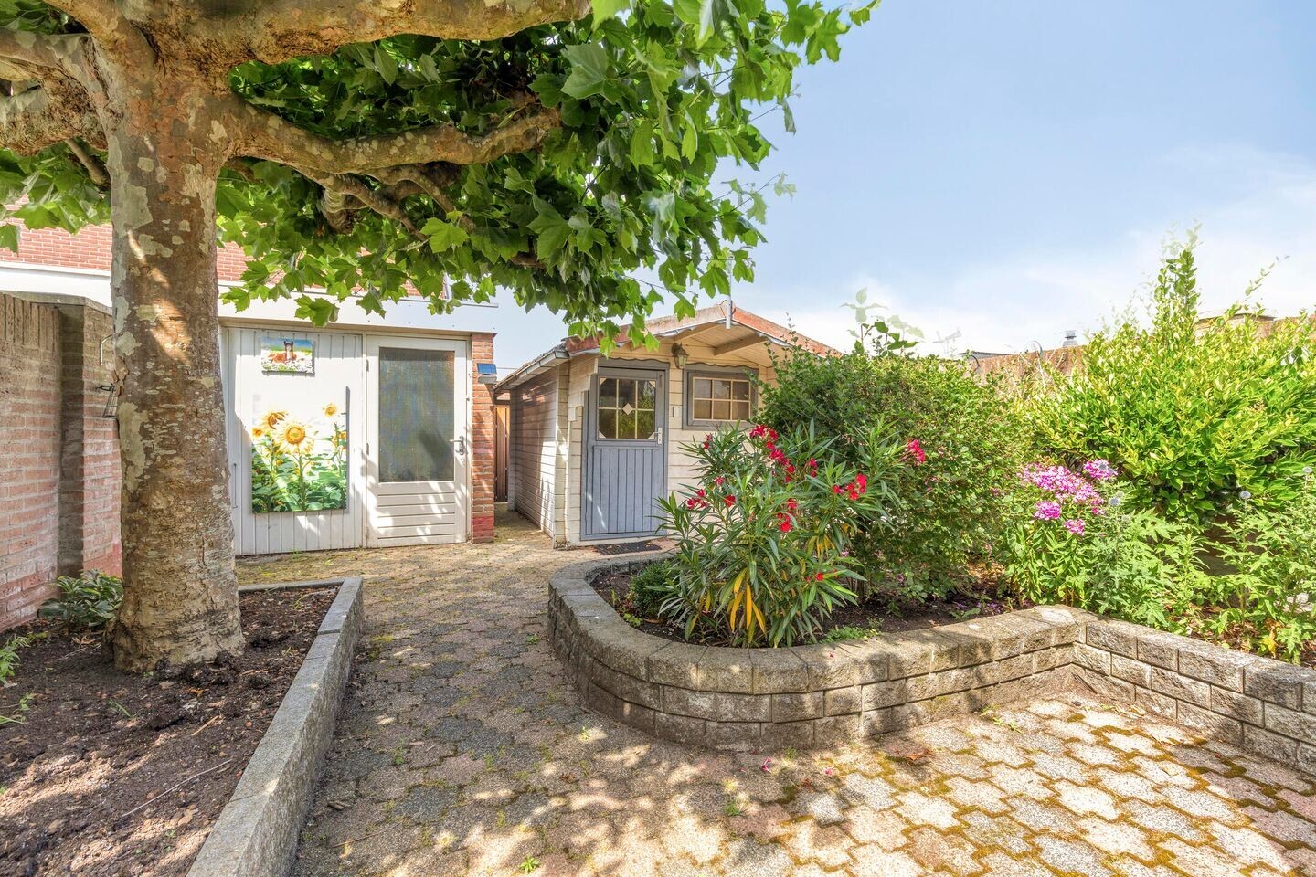 Tussenwoning te koop: Titanlaan 10, Bergen Op Zoom