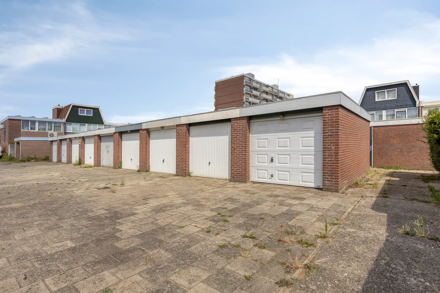 Tussenwoning te koop: Titanlaan 10, Bergen Op Zoom