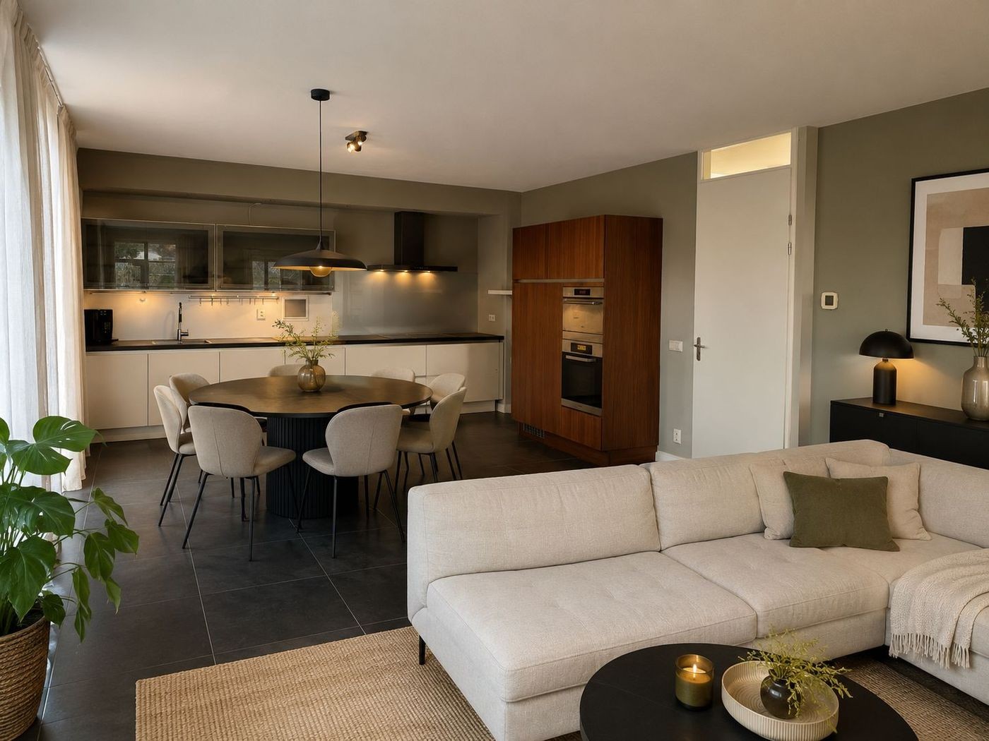 Tussenwoning te koop: dokter van de Karplein 4, Hoogerheide