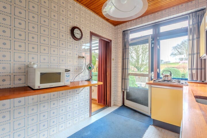 Vrijstaande woning te koop: Dorpsstraat 14, Woensdrecht
