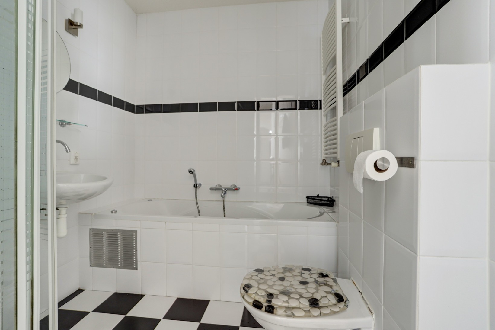 Tussenwoning te koop: Westdam 34, Steenbergen