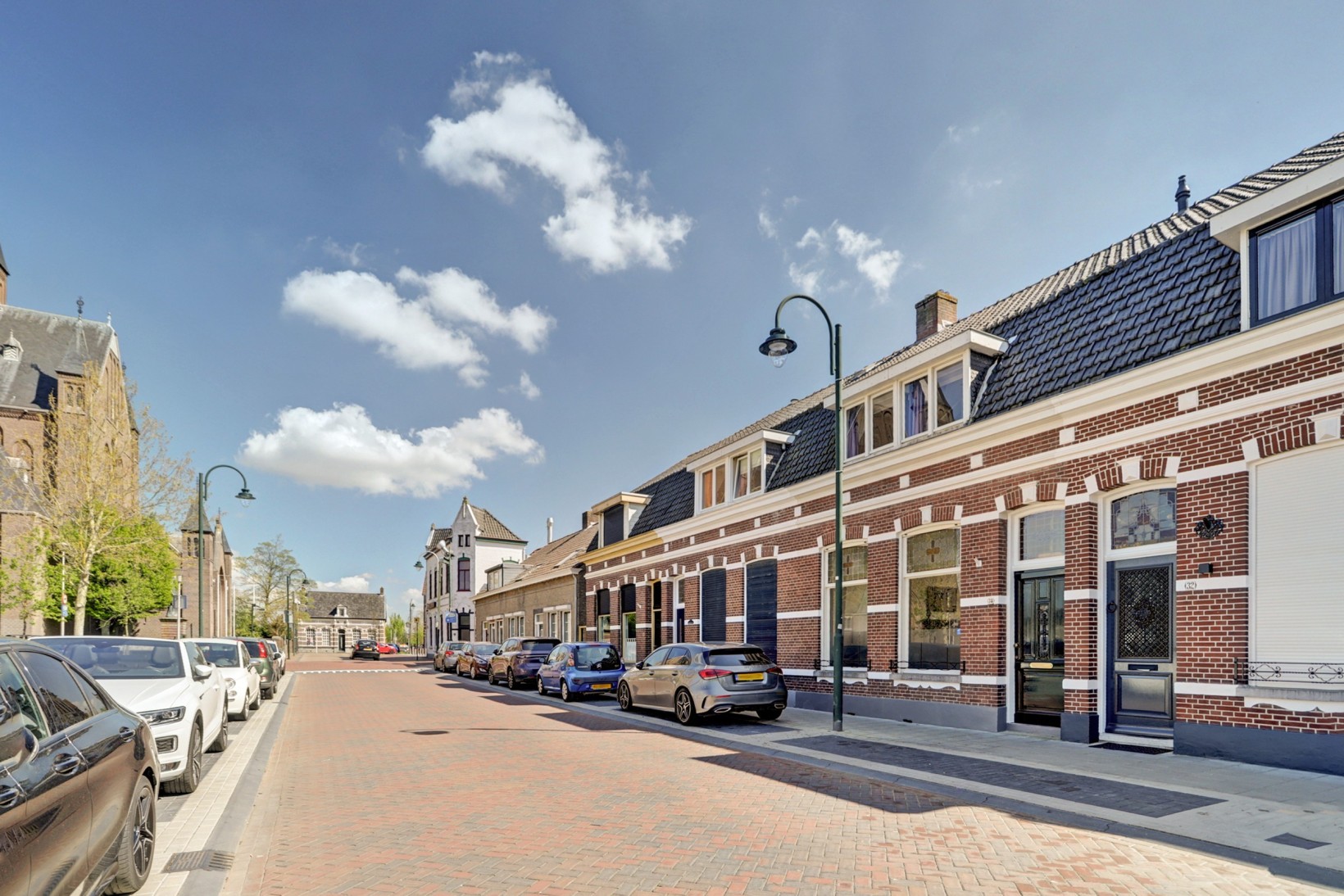 Tussenwoning te koop: Westdam 34, Steenbergen