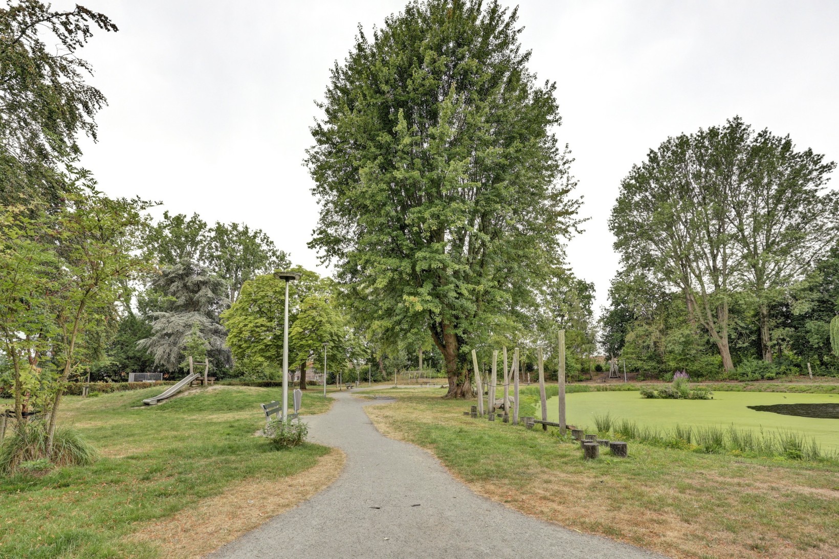 Tussenwoning te koop: Zuidwal 45, Steenbergen